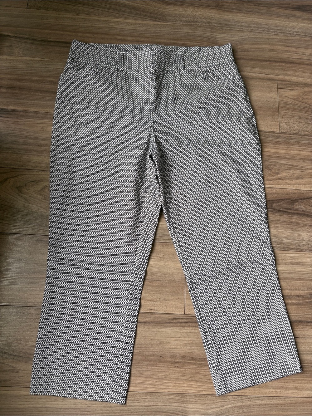 Hilary Radley Black and White Printed Capris